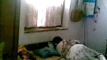 Tio se folla a un apretado coño xporno caliente de una rubia
