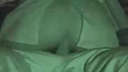 Joven Indio chicas chupar chica culona caliente la polla a su amigo