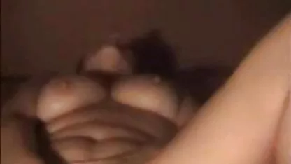 Las putas se enamoró de un chico y no quería pelea, deciden follar con videos d sexo caliente él al mismo tiempo. Saltando sobre su pene, las niñas se rompió de tal manera que se comenzó a meter sus manos dentro de sus vaginas