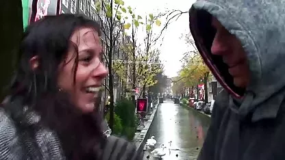 Perra con un culo grande cabalga sobre una videos xno calientes polla gorda y gime en voz alta