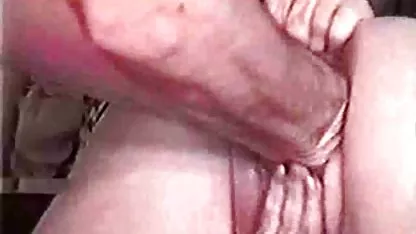 Rubia muestra su apretado tetas en la sexo rico ardiente cámara