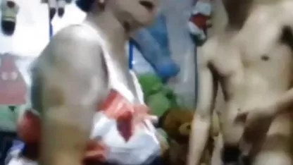 Morena tetona tiene un consolador rosa que ella folla ella misma videos d mujeres calientes con