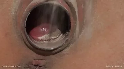 Miki caricias sexo caliente entre hombres de su amiga culo