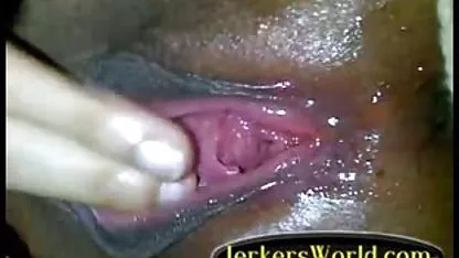 Perra negros calientes gay folla su coño con agua