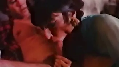 Negrita esclava se la chupa a sexo erotico y caliente un miembro de su maestro