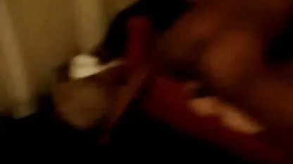 Dos descarado de las niñas a la mierda a lesbianas teniendo sexo caliente un hombre en anal