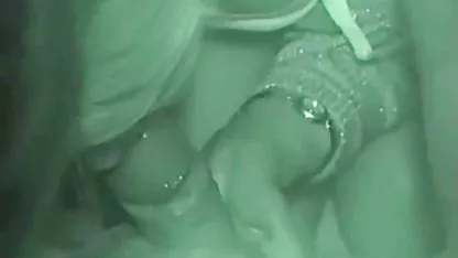 Rubia con grandes sexo de caliente tetas es malo con su coño