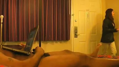 El lujurioso padrastro vio las piernas de la hijastra y de inmediato quiso acabar calientes xxx videos con ellos