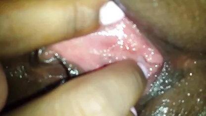 Bonita morena folla ella misma videos eroticos candentes con un pepino en la cocina