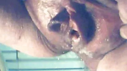 Viejo pervertido se lame ver videos de mujeres calientes su amante botas