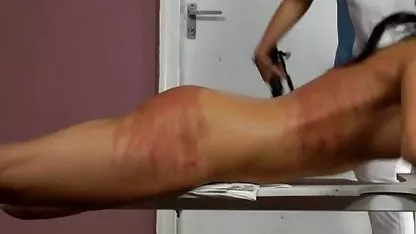 Joven Britney acaricia videos xxx de negras calientes su hermoso cuerpo