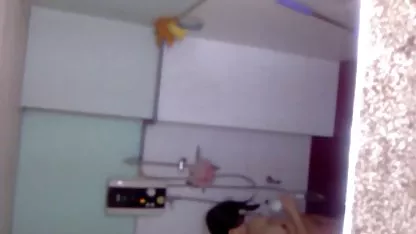 Nena juega con su coño el video mas caliente xxx con su polla