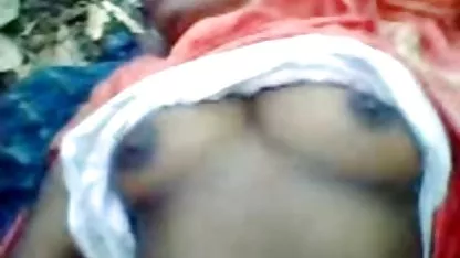 Señora satisface el hambre con la mujer mas caliente xxx cum