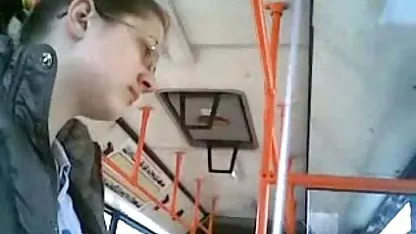Depravado puta lame el coño con su lengua afilada a su amigo sexo caliente con mi suegra