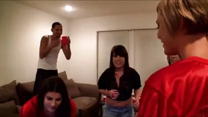 Latina chupa la polla chicas hot xx y se traga semen