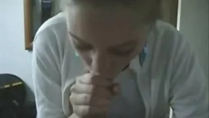 Babe hot mujeres xxx ayuda a sí misma un vibrador para cum