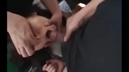Gran polla de un hombre negro en una boca video chat caliente en vivo gay