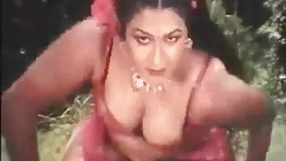 Una chica joven con tetas hermosas dio el hombre un fresco de videos caseros de esposas calientes la mamada, para ser honesto, la chica aspirado su falo caliente por un largo tiempo