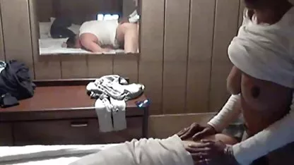 Culo en abuelas rusas calientes bragas de color turquesa ejercicios