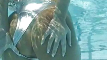 Morena tetona se folla a sí misma con un consolador grueso, termina con una corrida en la taza xnxx maduras calientes y bebe su desaparición