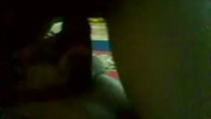 Una joven morena vio una gran cantidad de masa de un hombre de edad mujeres calientes en linea madura y lo vendió a él